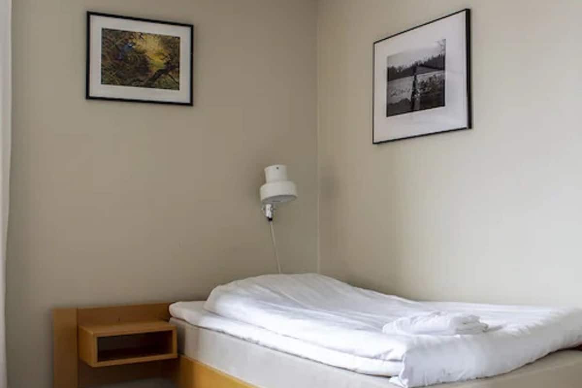 Basic Single Room, Shared Bathroom | Free WiFi, bed sheets