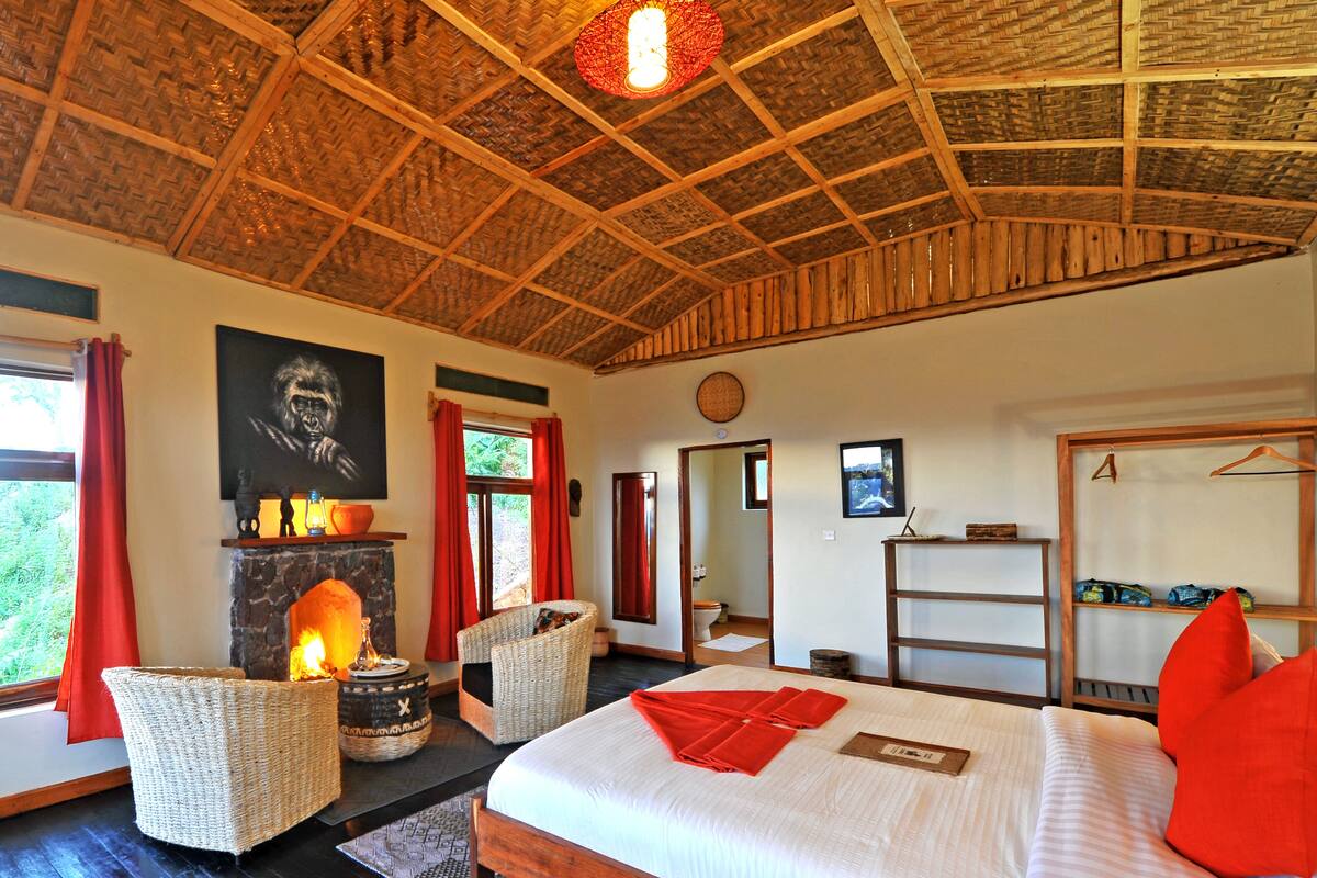 Deluxe Cabin, 1 Bedroom, Hill View | Premium bedding, in-room safe, laptop workspace, individually decorated