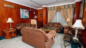 32-inch LCD TV with cable channels, TV