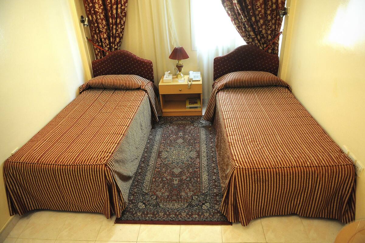 Standard Double or Twin Room | In-room safe, desk, iron/ironing board (on request)
