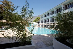 Indoor pool, outdoor pool - Golden Life Resort Hotel & Spa (Fethiye)