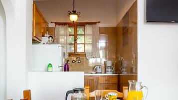 Basic-íbúð | Borðhald á herbergi eingöngu