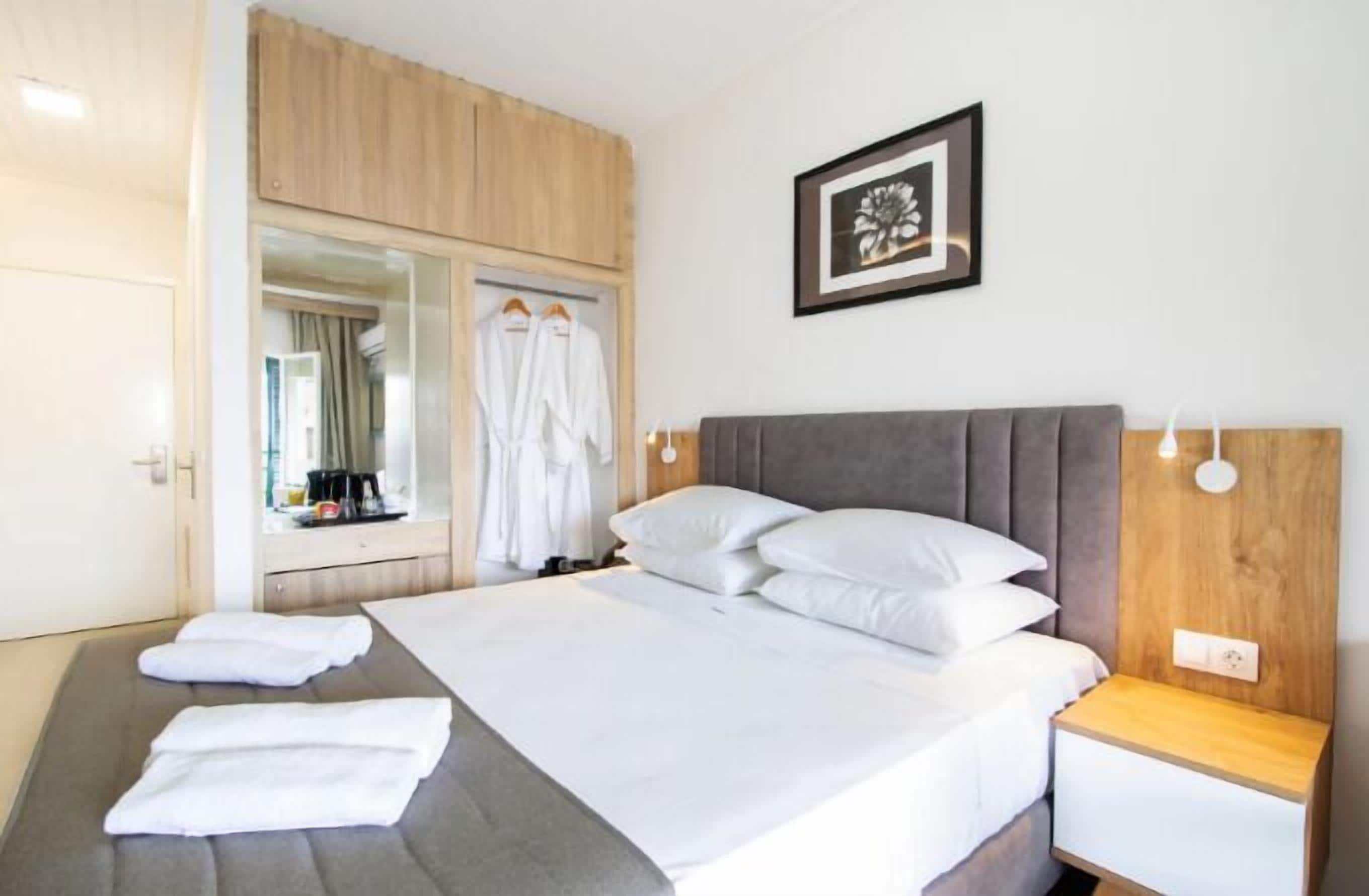 Photo - Opera Blue Hotel
