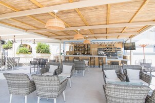 Bar (en la propiedad)