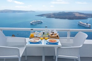 Breakfast meal - Asma Suites (Santorini)