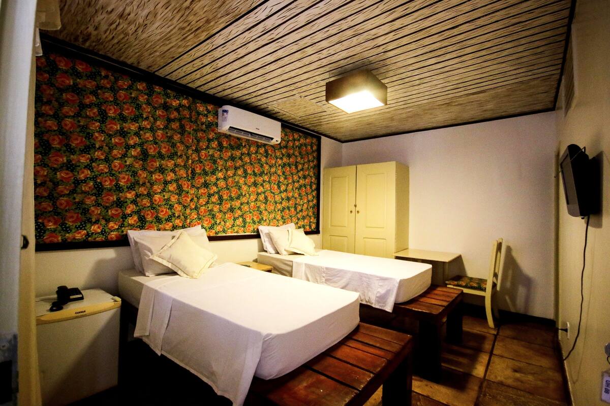 舒适客房 | 迷你吧、客房内保险箱、特色装修、免费 WiFi