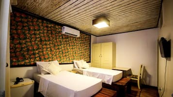 Comfort Room | Minibar, in-room safe, individually decorated, free WiFi