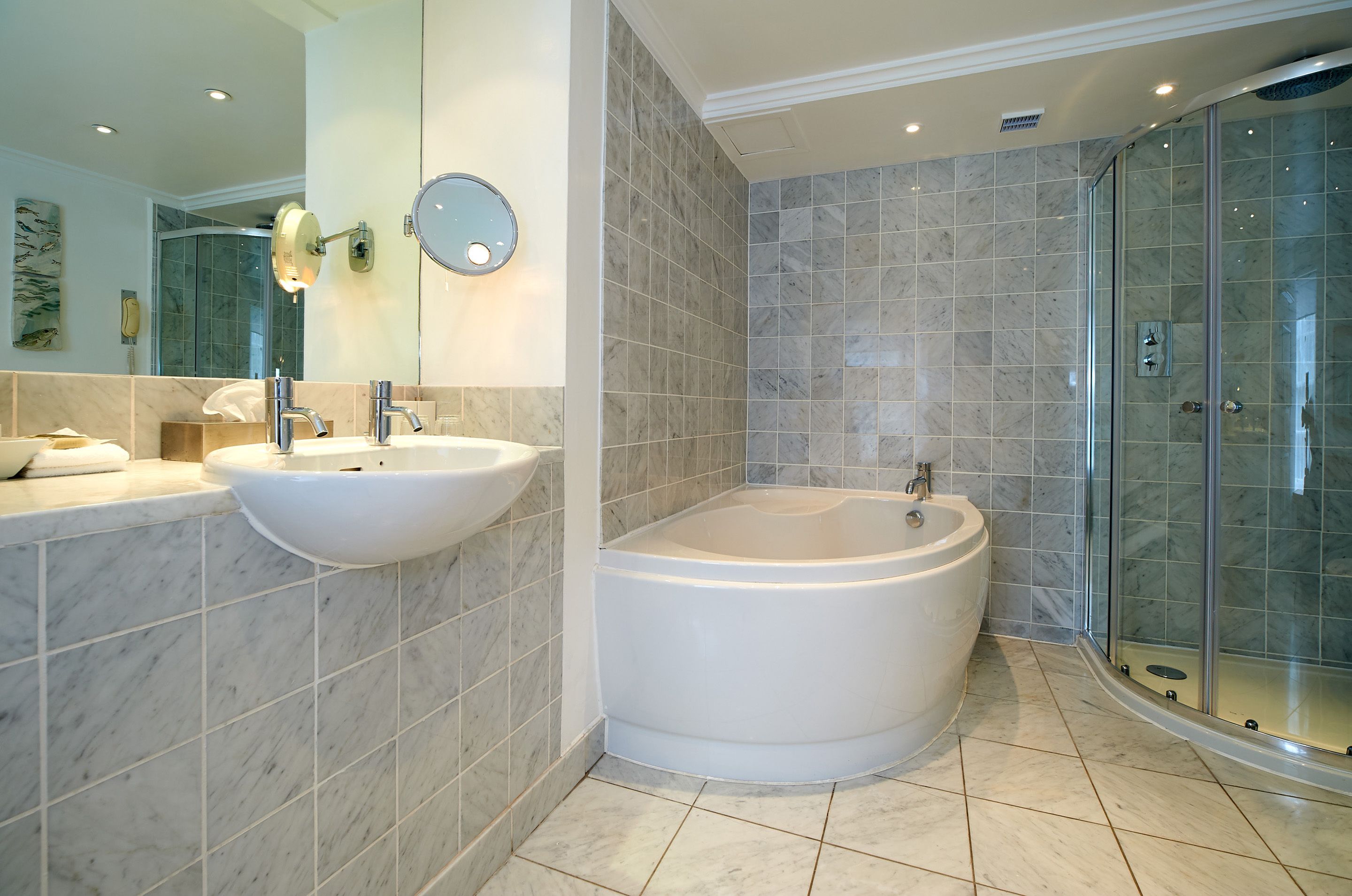 luxury double room (in castell deudraeth) | bathroom | combined shower/bathtub, designer toiletries, hair dryer, towels