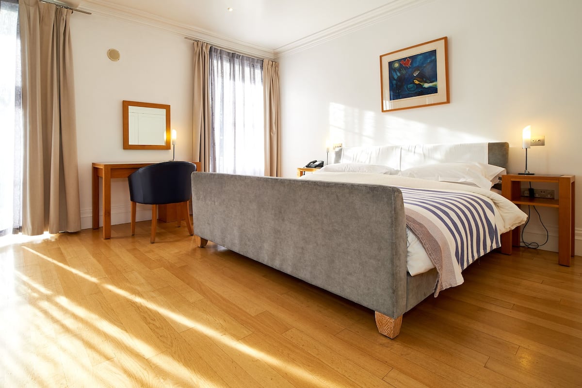 Suite (In Castle Deudraeth) | Geluiddichte muren, een strijkplank/strijkijzer, babybedden, gratis wifi