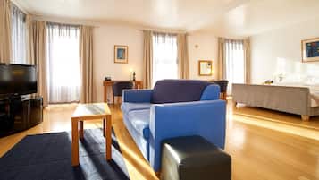 Svit (In Castle Deudraeth) | Vardagsrum | Tv