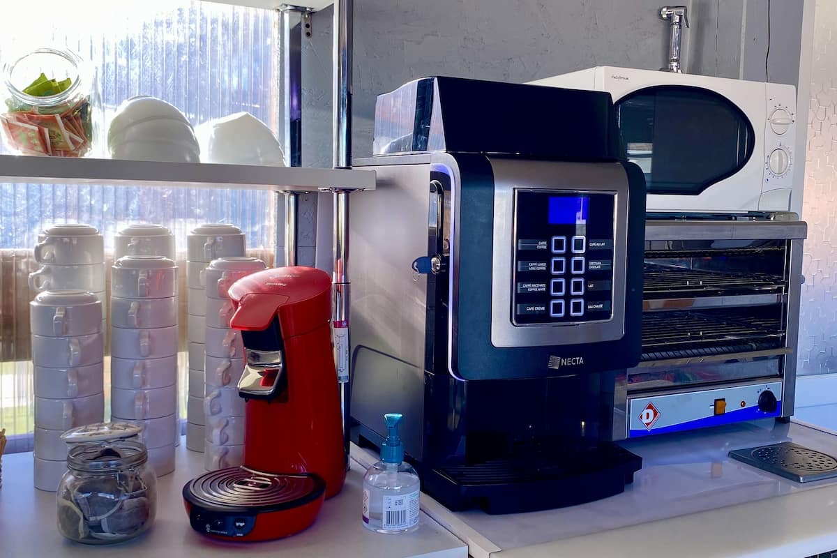 daily cooked-to-order breakfast for a fee