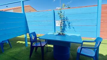 Roba de llit d'alta qualitat, escriptori i habitacions insonoritzades