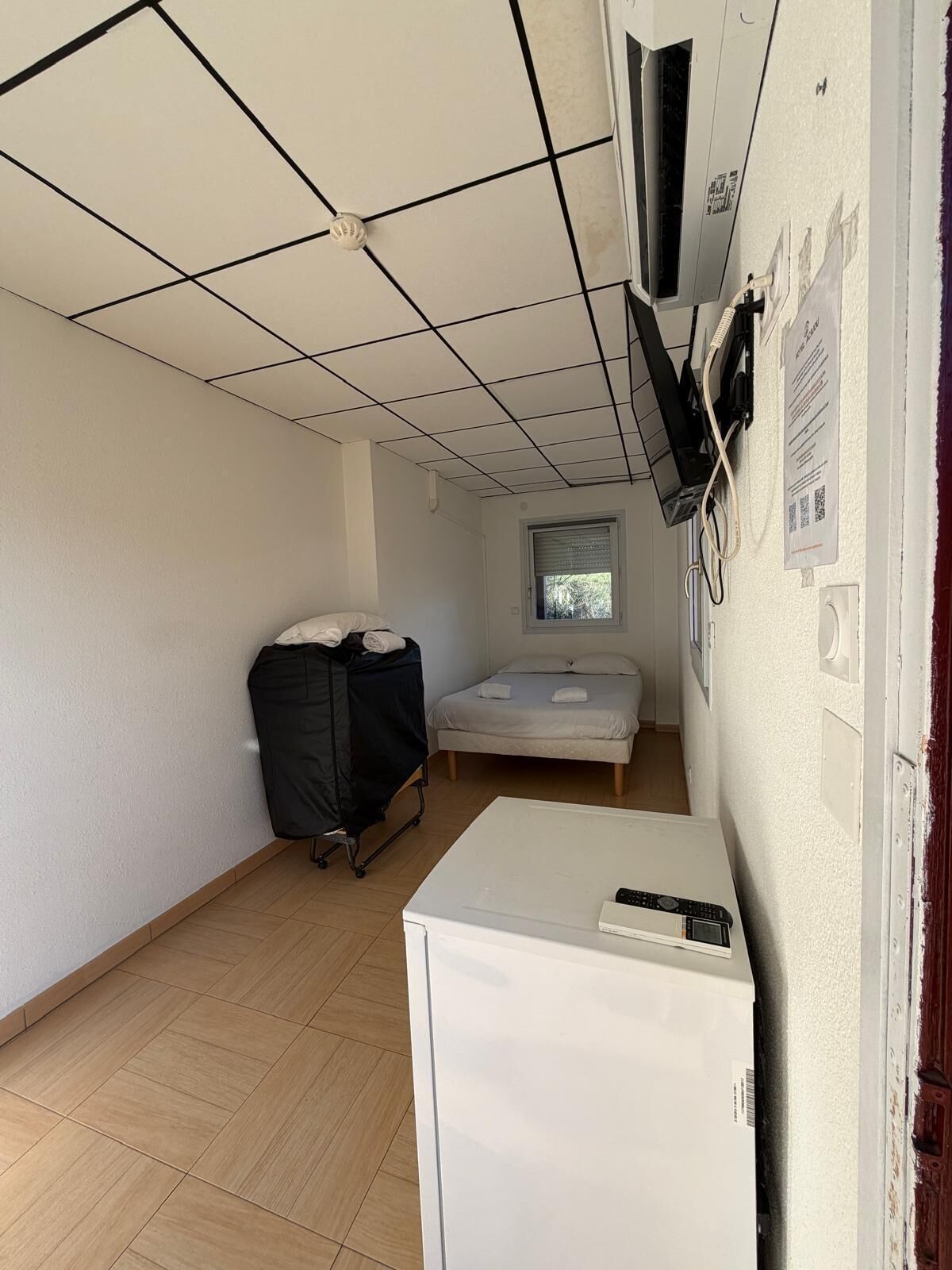 Premium bedding, desk, soundproofing, free WiFi