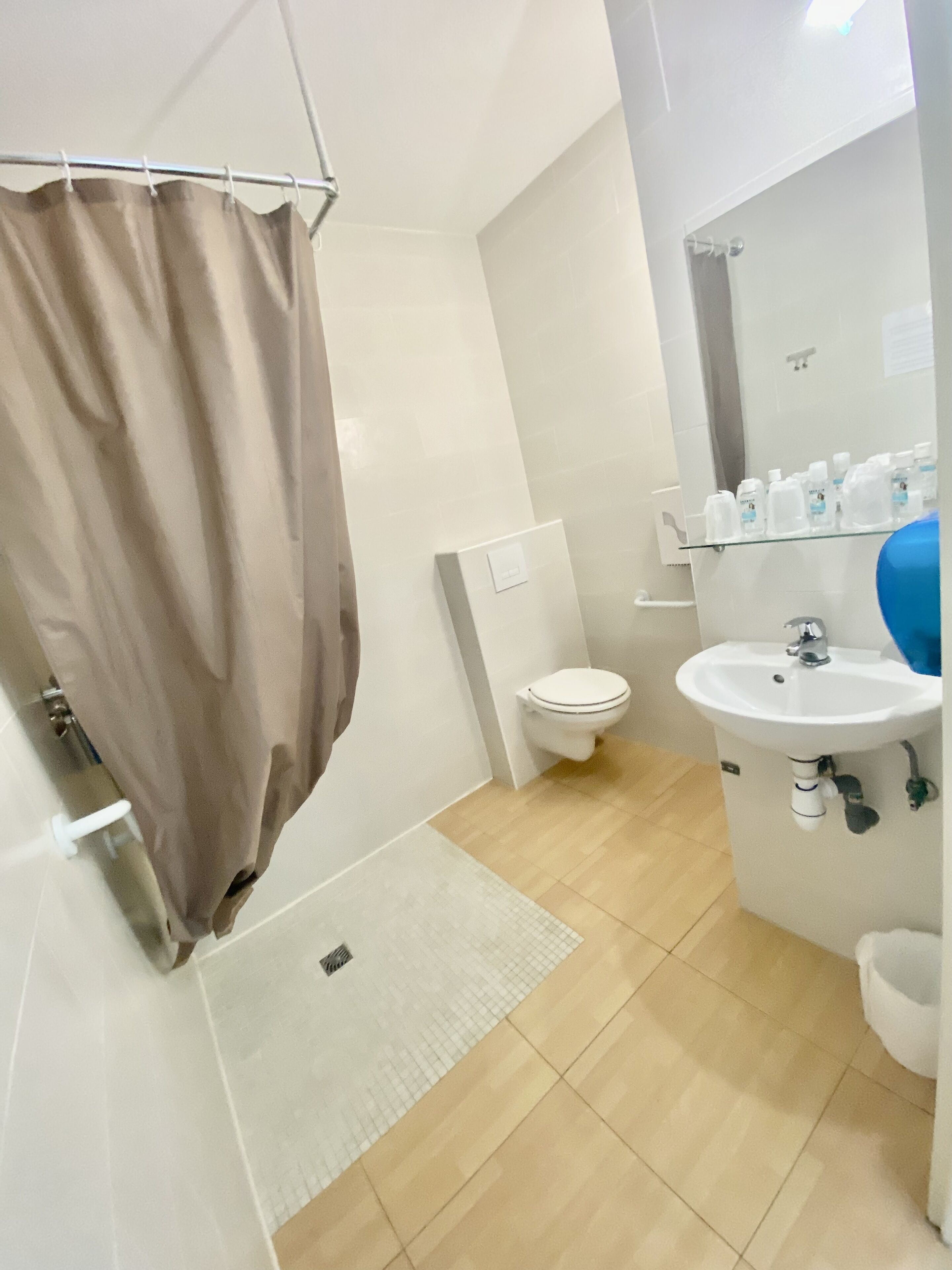 comfort double room, accessible | bathroom | shower, hair dryer, towels