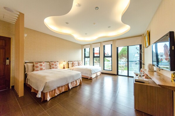 Quadruple Room | Desk, blackout drapes, rollaway beds, free WiFi - Ciao House (Hengchun)