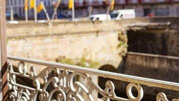 Dagelijks ontbijtbuffet (EUR 12.5 per persoon)