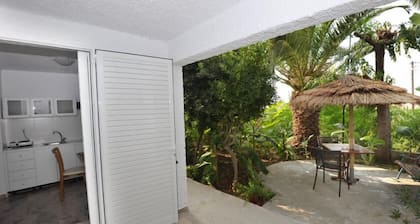 Triton Hotel & Bungalows