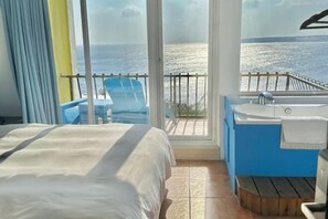 Soundproofing, rollaway beds, free WiFi