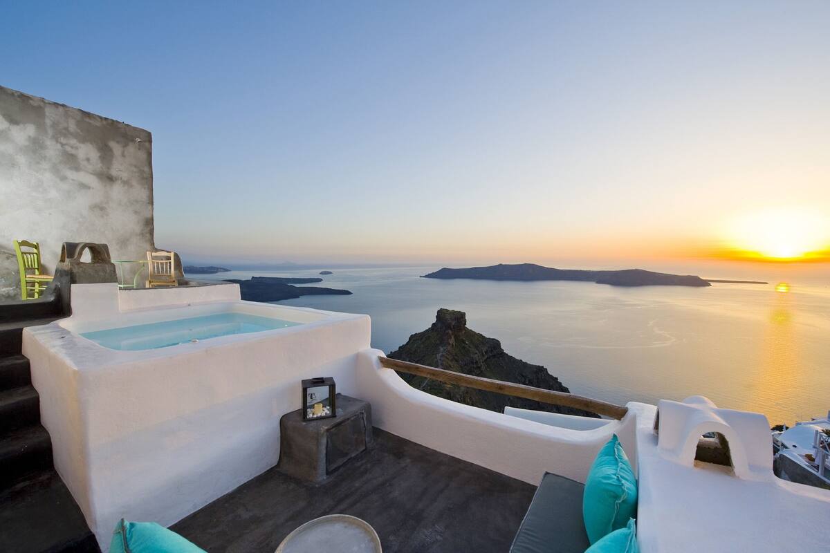 Efhari | Exclusive Suite with Outdoor Plunge Pool & Panoramic Caldera View | Eksteriør
