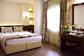 Superior Suite, 1 Bedroom, City View | City view