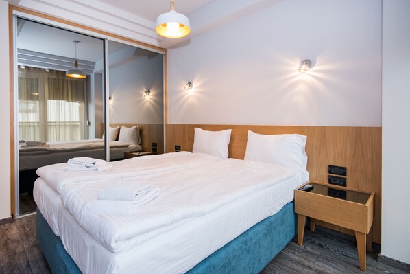 Premier Apartment, 1 Bedroom, Accessible, Terrace | Premium bedding, minibar, in-room safe, soundproofing