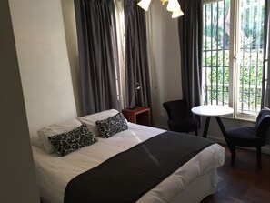 Standard Double Room | In-room safe, free cots/infant beds, free WiFi - WE Hotel (Santiago)