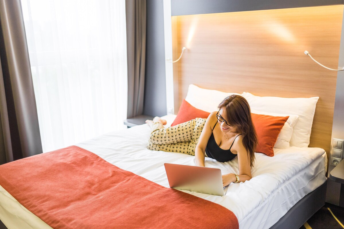 Ropa de cama hipoalergénica y minibar 