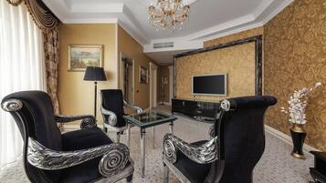 Comfort Suite, 1 Bedroom | Living area | LED TV