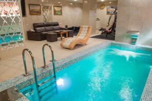 Indoor pool - Boutique Hotel Buta (Minsk)