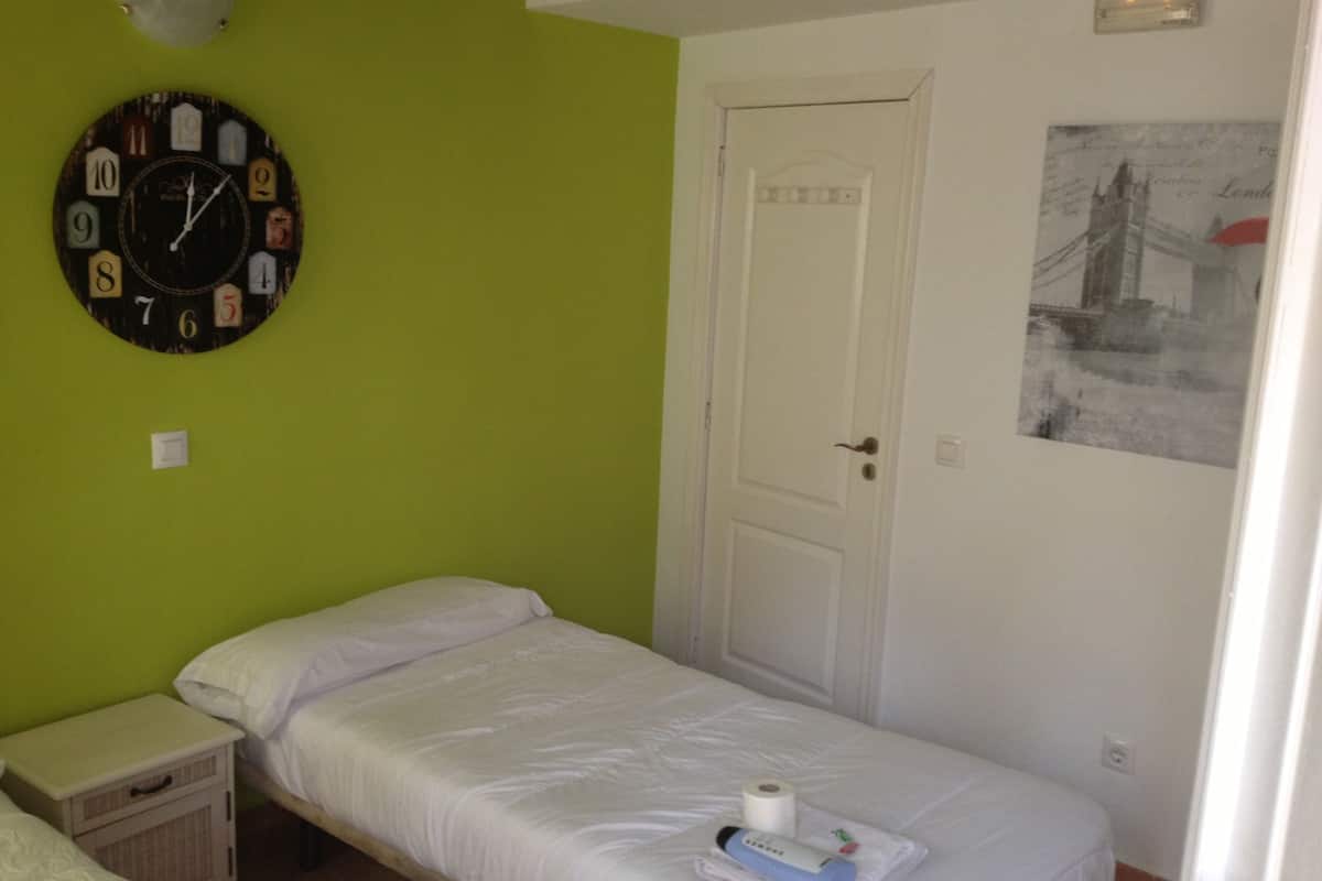Habitación doble | Cunas (de pago) y wifi gratis