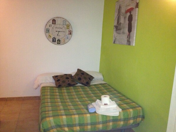 Nôi/giường cho trẻ sơ sinh (phụ phí) 