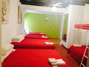 Shared Dormitory (10 People) | Living area | Flat-screen TV - BHG Hostel Secar de la Real (Palma de Mallorca)
