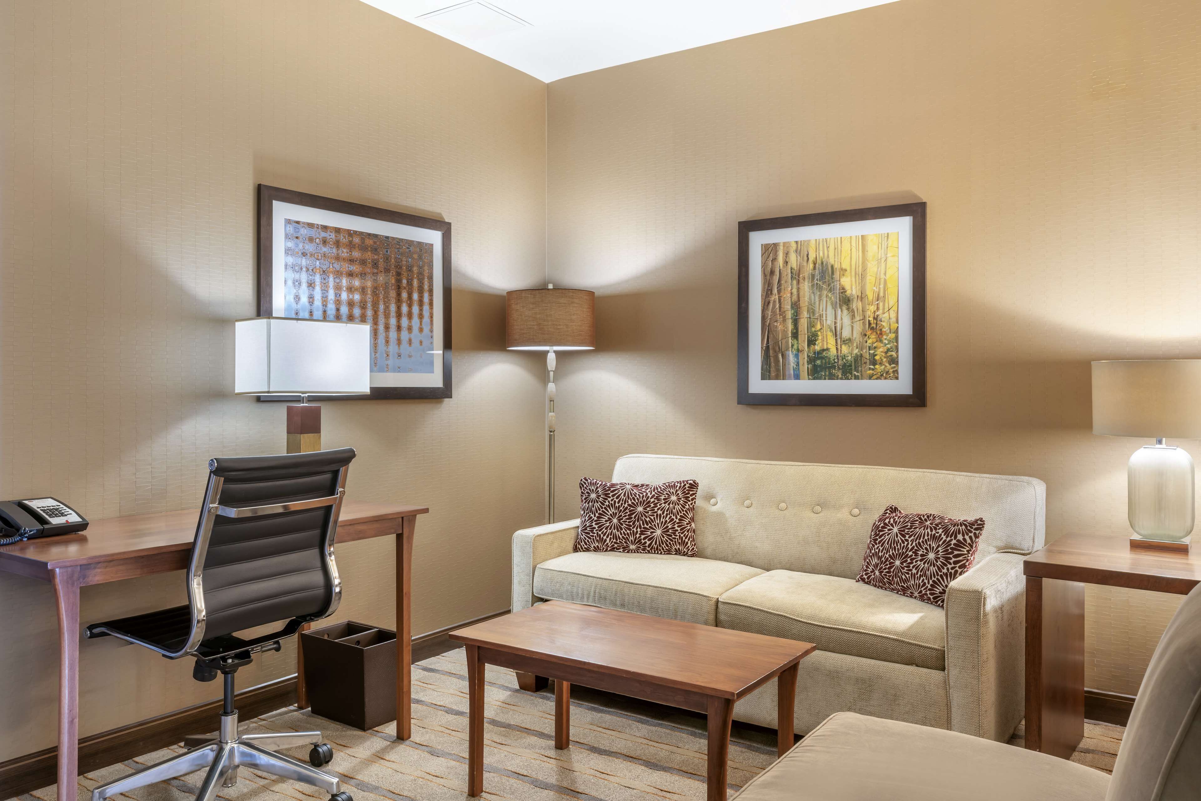 1 bedroom, premium bedding, in-room safe, desk