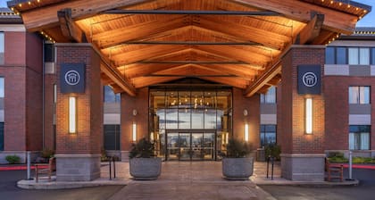 Best Western Premier Boulder Falls Inn