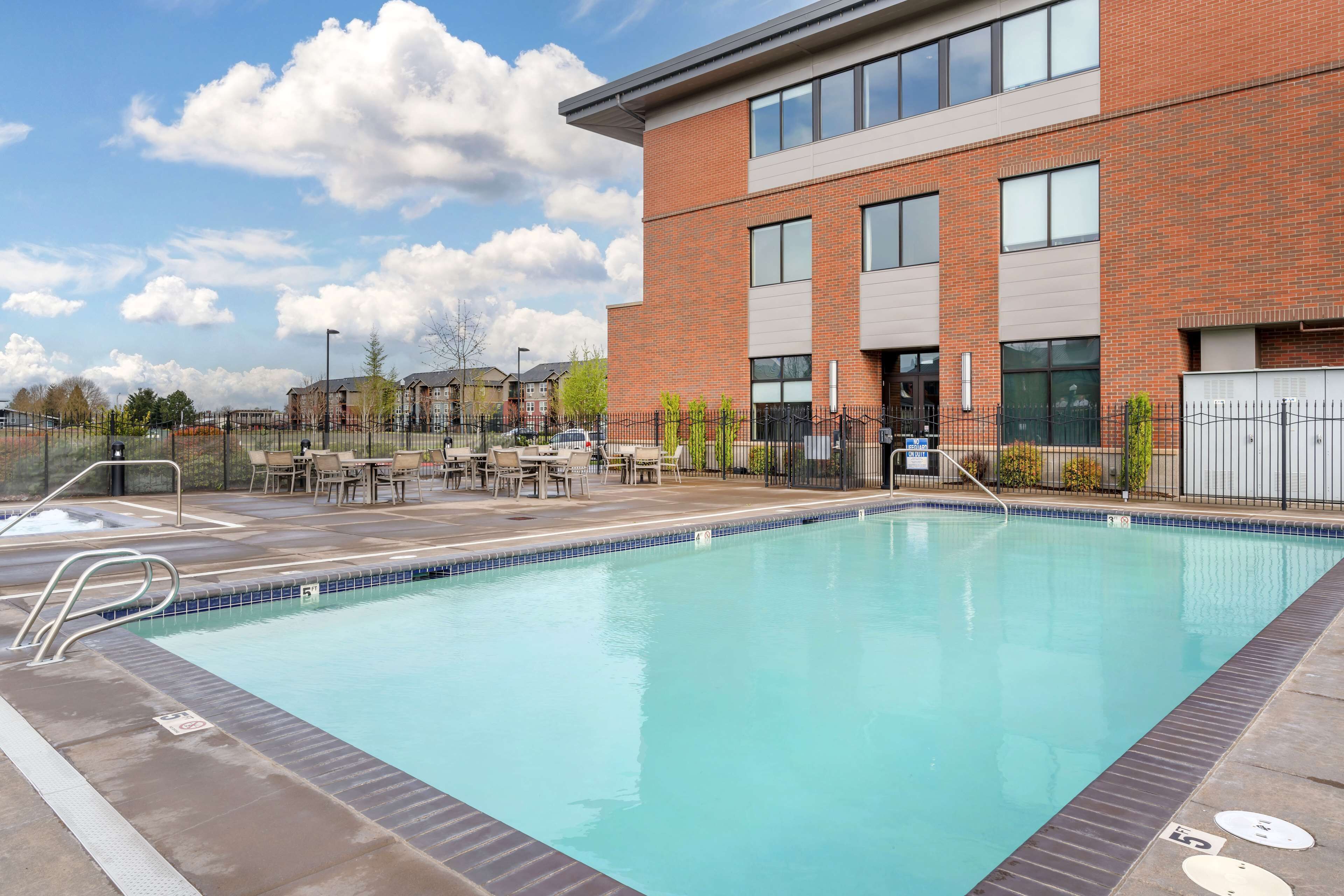 outdoor pool, pool loungers