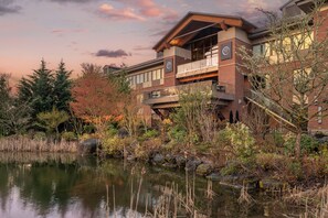 Garden - Best Western Premier Boulder Falls Inn (Lebanon)