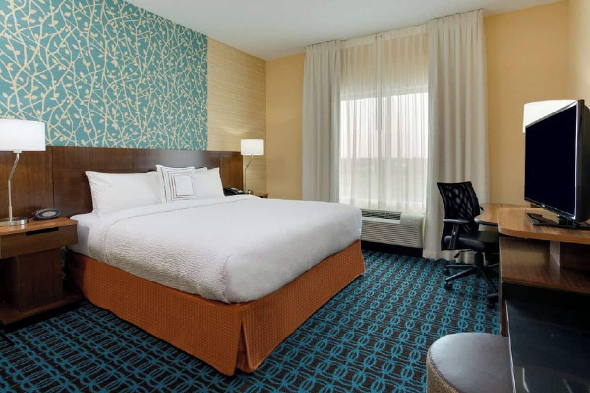 1 bedroom, premium bedding, desk, iron/ironing board