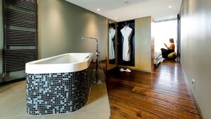 Classic Room, Lake View | Jetted tub - Hôtel Clos Marcel (Duingt)