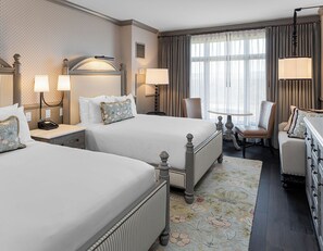 Premium bedding, in-room safe, desk, iron/ironing board - The Inn on Biltmore Estate (Asheville)