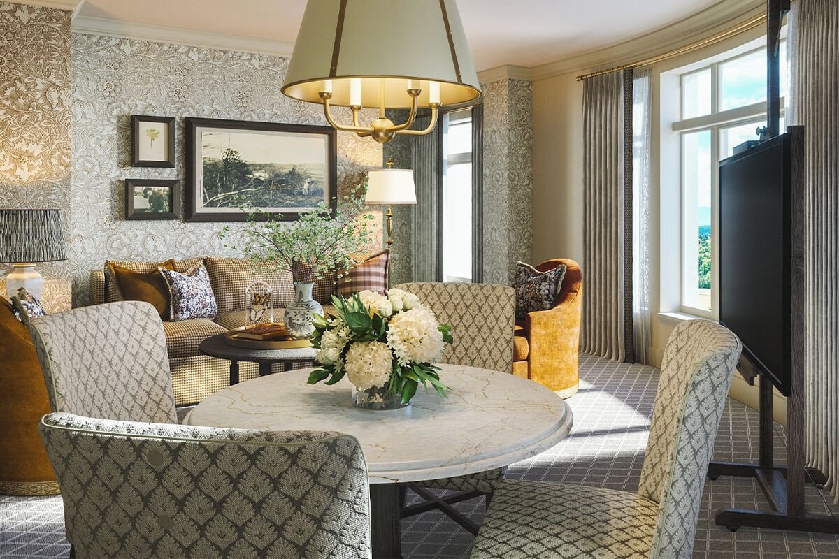 Junior Suite | Premium bedding, in-room safe, desk, iron/ironing board
