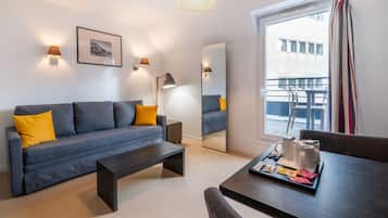 Apartment, 1 Bedroom (4 People) | In-room safe, soundproofing, free cots/infant beds, free WiFi
