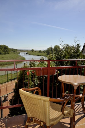 Deluxe Double or Twin Room, 1 Bedroom | Balkoni