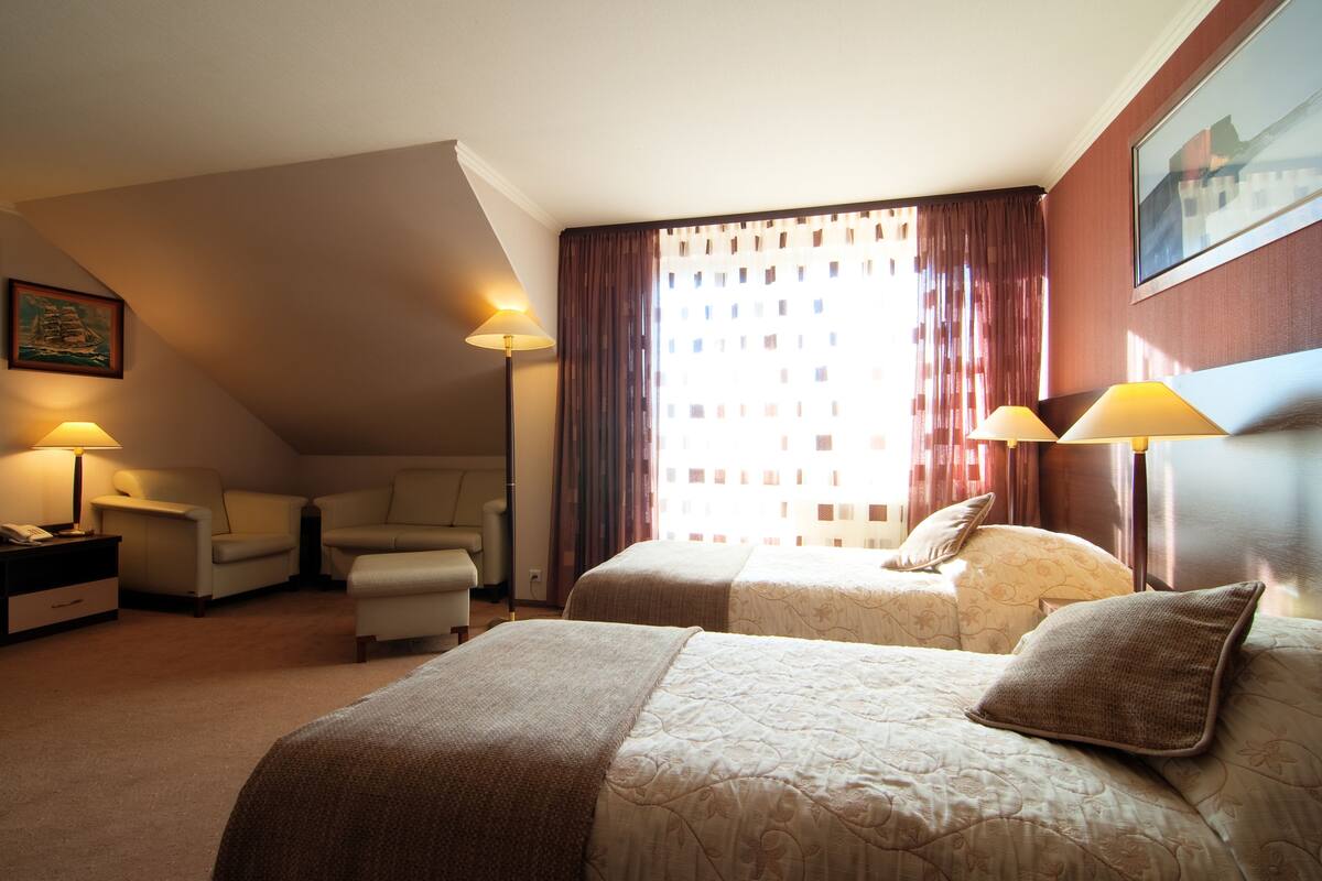 Deluxe Double or Twin Room, 1 Bedroom | Premium bedding, minibar, in-room safe, desk