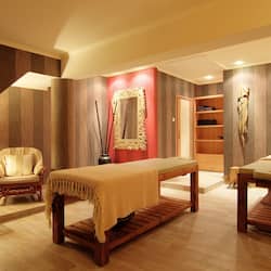 Couples treatment rooms, body treatments, hydrotherapy, aromatherapy