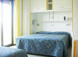 Chambre Double ou avec lits jumeaux | Coffres-forts dans les chambres, lits bébé, Wi-Fi gratuit