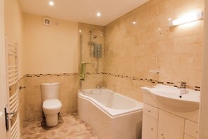 Bathroom - Ness View Apartment (Inverness)