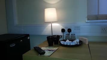 Desk, iron/ironing board, WiFi