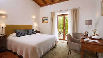 Individually decorated, individually furnished, desk, laptop workspace