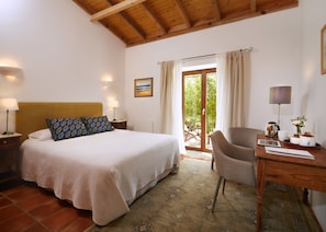 Standard Double Room | Individually decorated, individually furnished, desk, laptop workspace - Monte do Alamo (Tavira)