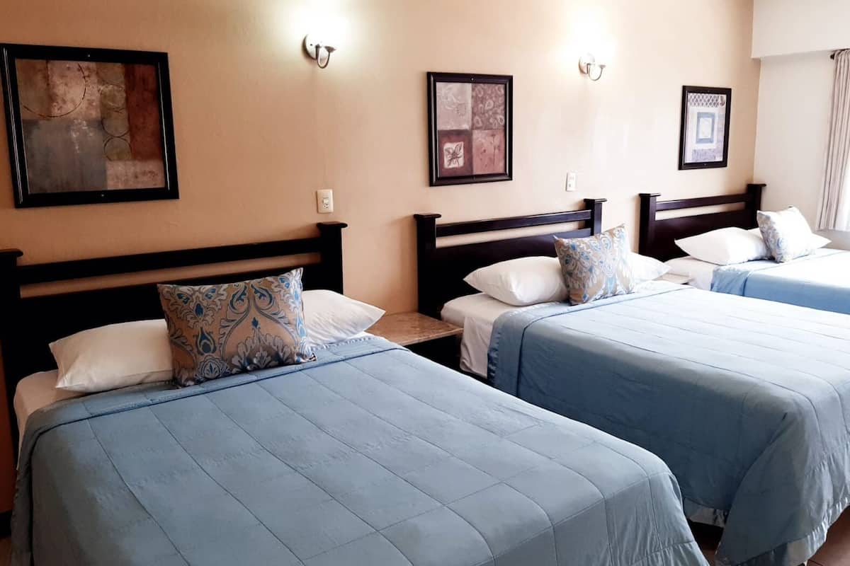 Triple Room | Cadar Frette Itali, peralatan tempat tidur hipoalergenik